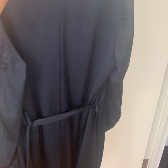 HM Robe - Picture 2 of 2